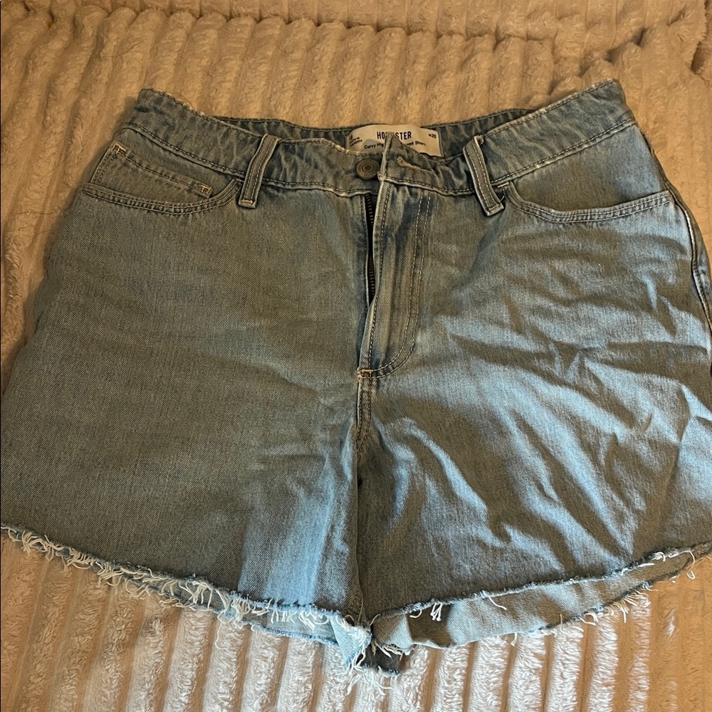Hollister Curve Love High Rise Relaxed Jean Shorts